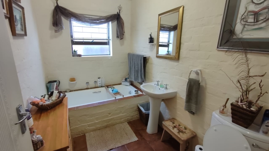 3 Bedroom Property for Sale in Stilbaai Wes Western Cape